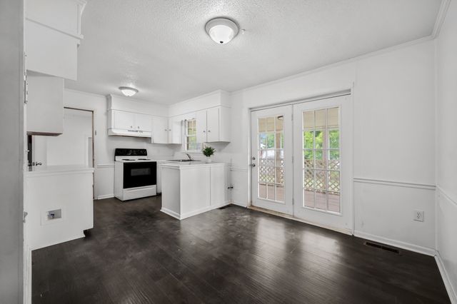 335 Maplewood Dr, Shelbyville, TN 37160
