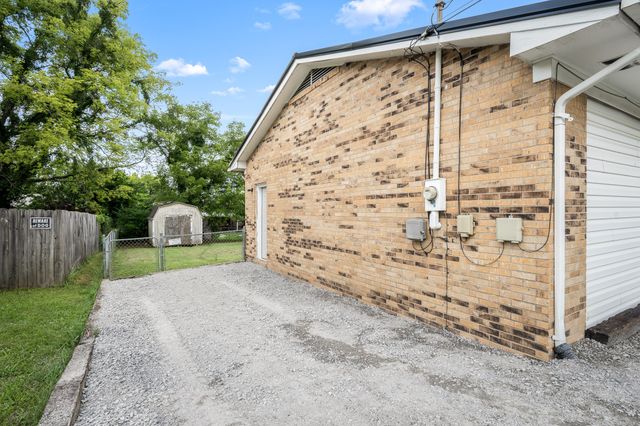 335 Maplewood Dr, Shelbyville, TN 37160