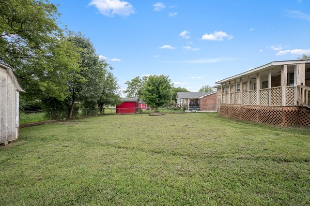 335 Maplewood Dr, Shelbyville, TN 37160