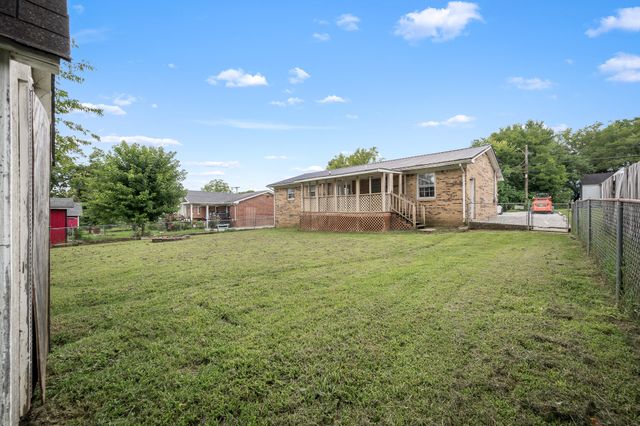 335 Maplewood Dr, Shelbyville, TN 37160