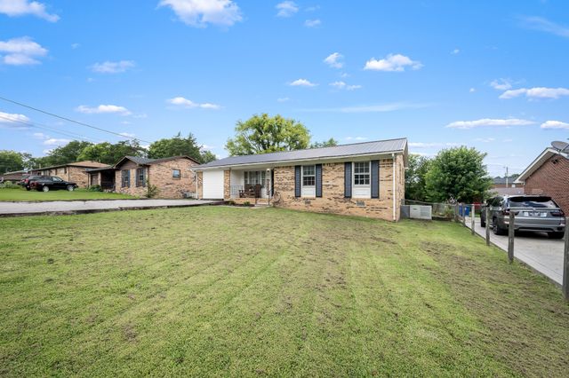 335 Maplewood Dr, Shelbyville, TN 37160