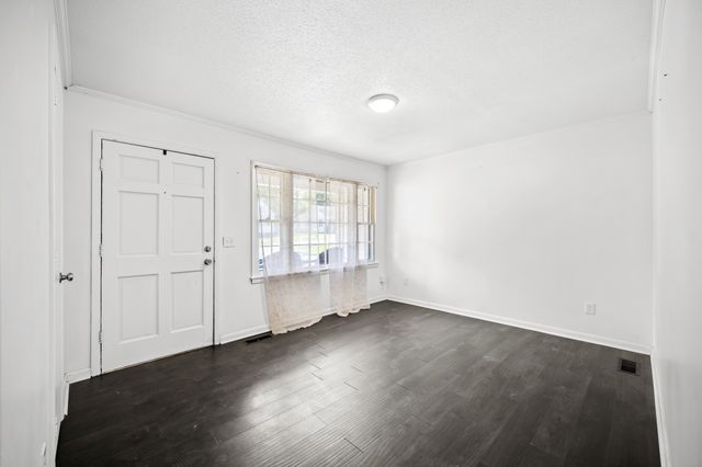 335 Maplewood Dr, Shelbyville, TN 37160