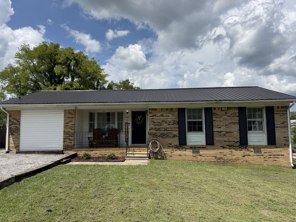 335 Maplewood Dr, Shelbyville, TN 37160