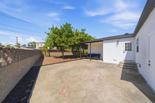 2238 Charles Way, El Cajon, CA 92020