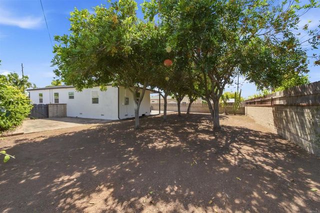 2238 Charles Way, El Cajon, CA 92020
