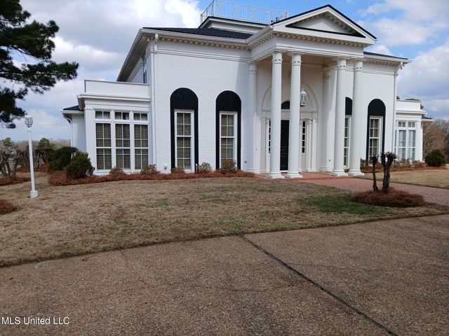 8 Twelve Oaks Place, Madison, MS 39110