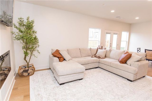 19610 W 196th Terrace, Spring Hill, KS 66083
