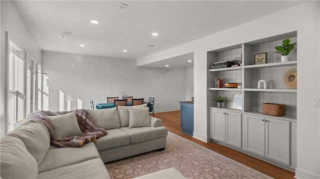 19610 W 196th Terrace, Spring Hill, KS 66083
