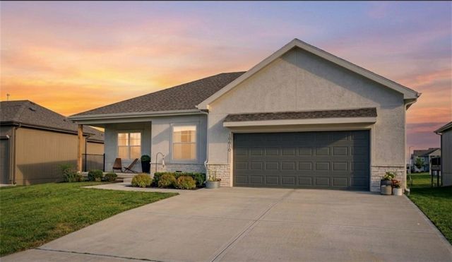 19610 W 196th Terrace, Spring Hill, KS 66083