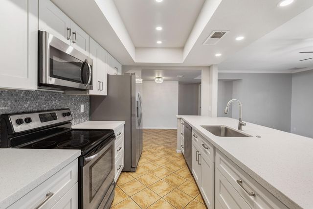 5513 W Waltann Lane, Glendale, AZ 85306