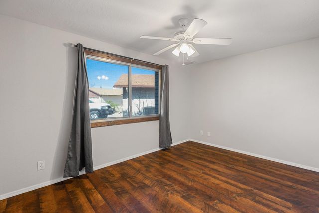 5513 W Waltann Lane, Glendale, AZ 85306