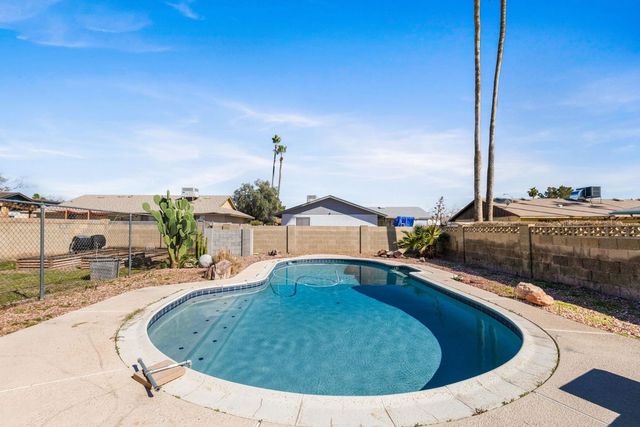 5513 W Waltann Lane, Glendale, AZ 85306