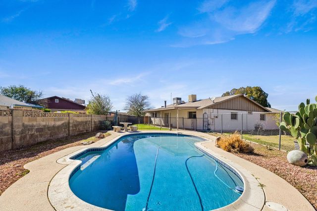 5513 W Waltann Lane, Glendale, AZ 85306