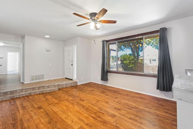5513 W Waltann Lane, Glendale, AZ 85306
