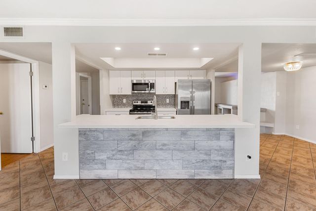 5513 W Waltann Lane, Glendale, AZ 85306