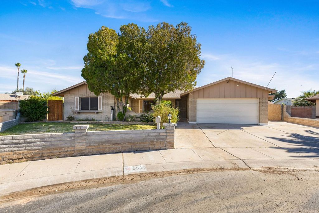 5513 W Waltann Lane, Glendale, AZ 85306