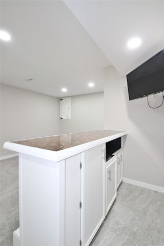 1062 Woodland Park Drive, West Des Moines, IA 50266