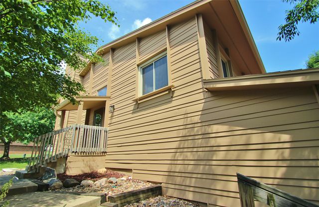1062 Woodland Park Drive, West Des Moines, IA 50266