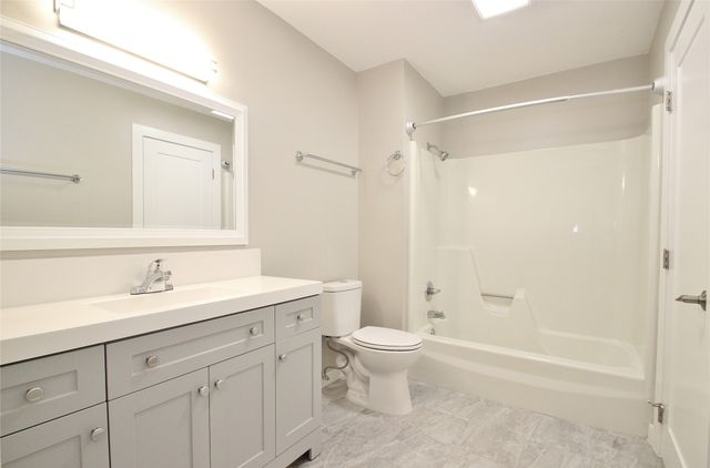 1062 Woodland Park Drive, West Des Moines, IA 50266