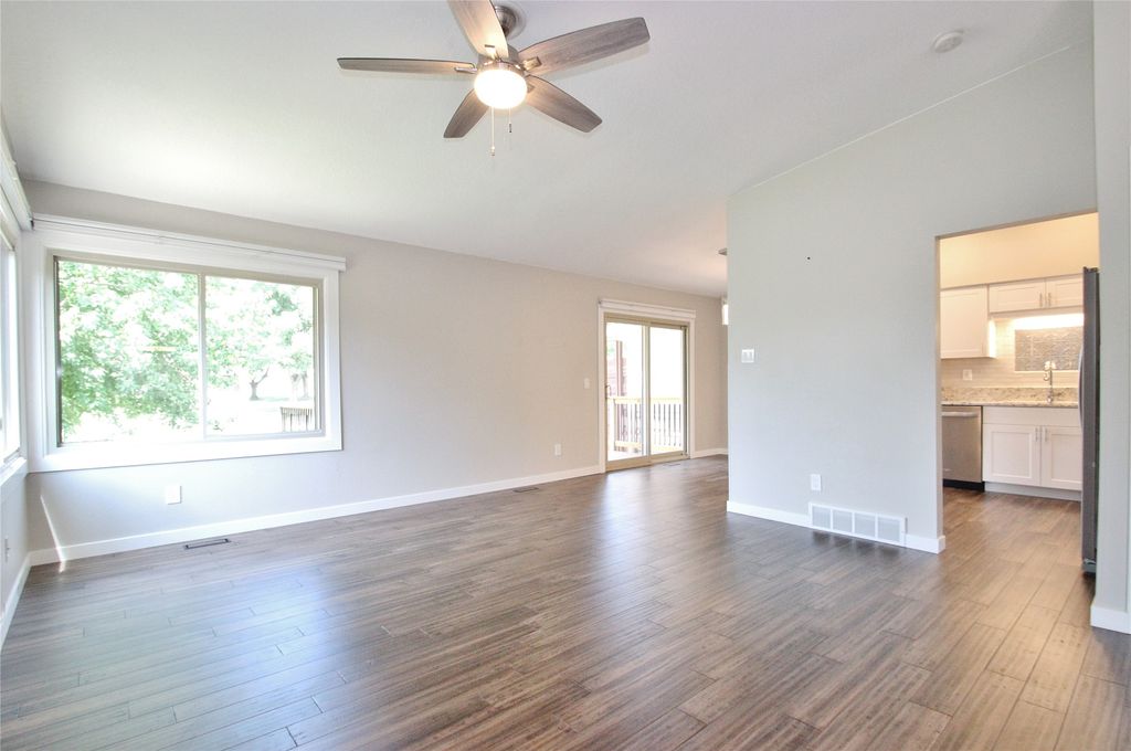1062 Woodland Park Drive, West Des Moines, IA 50266