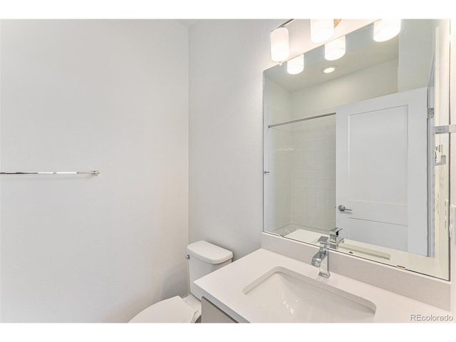 888 S Valentia St 11-102, Denver, CO 80247