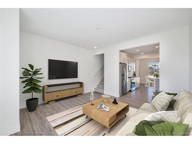 888 S Valentia St 11-102, Denver, CO 80247