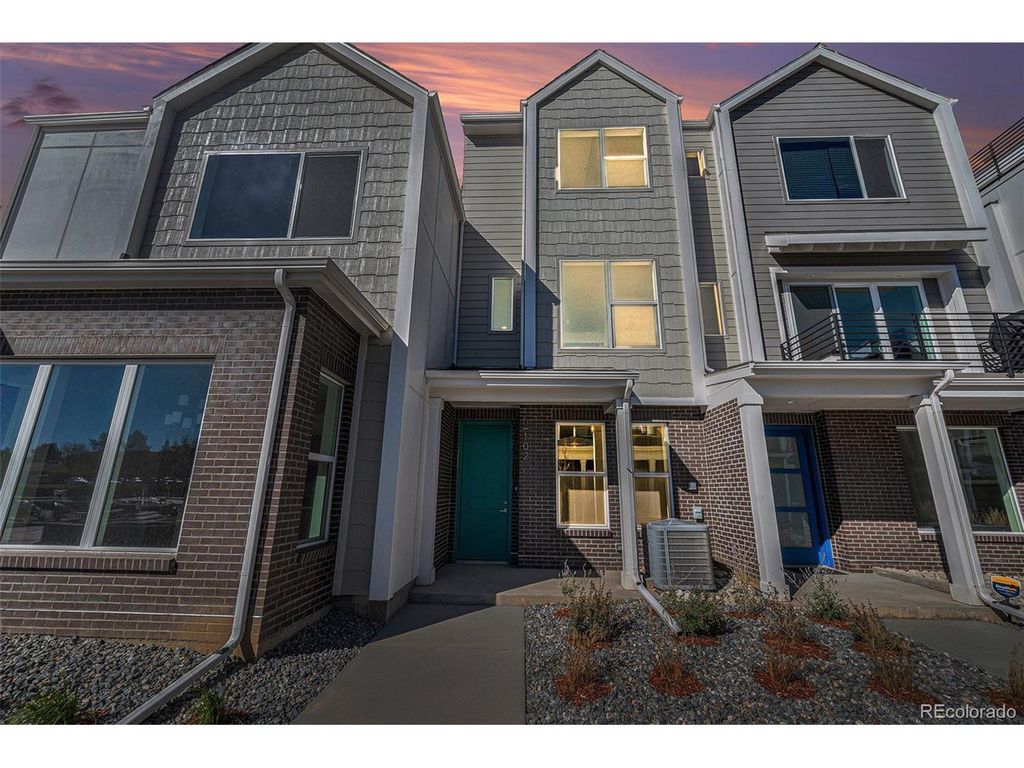 888 S Valentia St 11-102, Denver, CO 80247