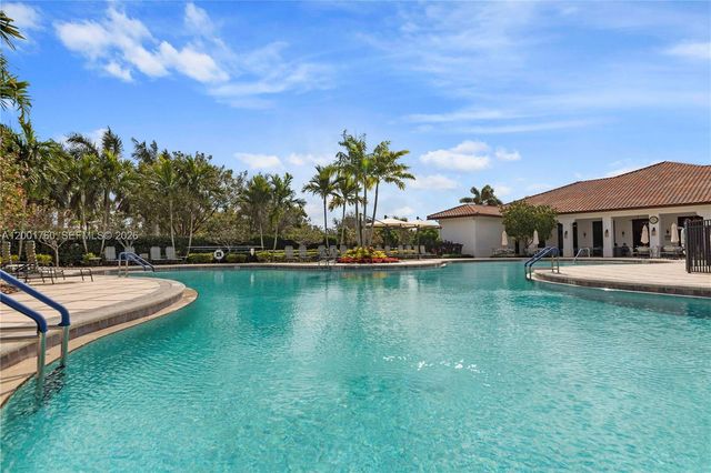 8537 NW 39th Court, Cooper City, FL 33024