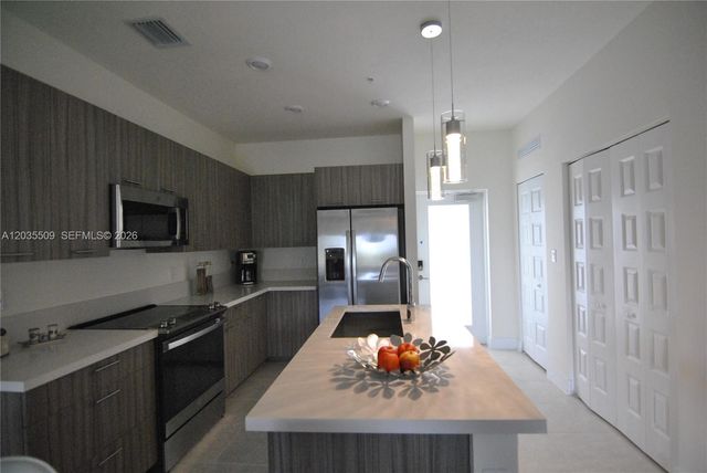 8301 NW 41st 302 302, Doral, FL 33166