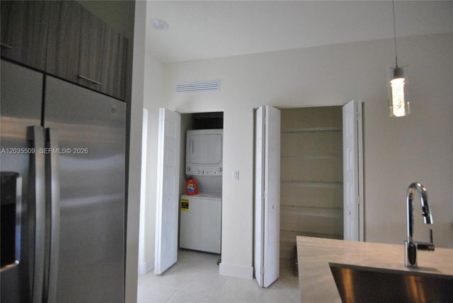 8301 NW 41st 302 302, Doral, FL 33166