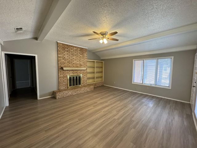 6802 4th Street, UNIT B, Lubbock, TX 79416