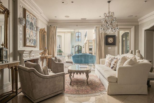 2115 River Oaks Boulevard, Houston, TX 77019