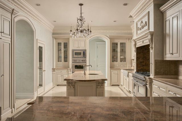 2115 River Oaks Boulevard, Houston, TX 77019