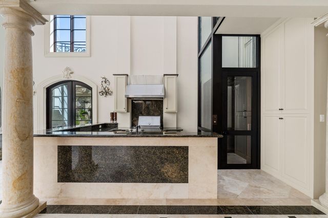 2115 River Oaks Boulevard, Houston, TX 77019