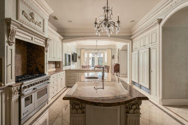 2115 River Oaks Boulevard, Houston, TX 77019
