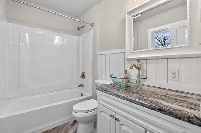 3403 Rownd Street, Cedar Falls, IA 50613