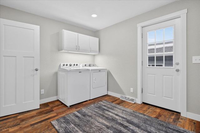 3403 Rownd Street, Cedar Falls, IA 50613