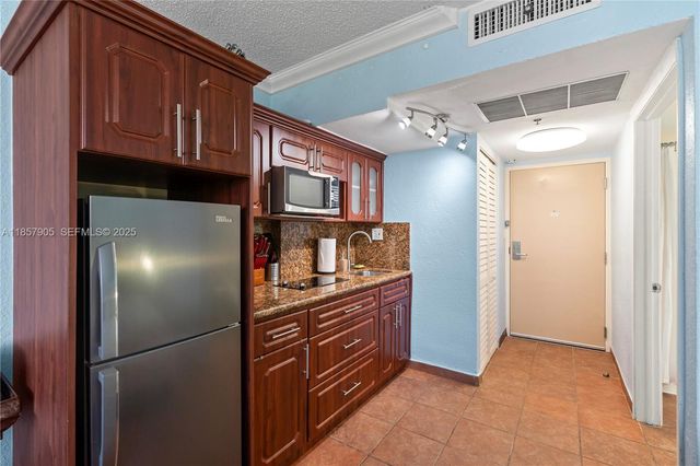 19201 Collins Avenue 129, Sunny Isles Beach, FL 33160