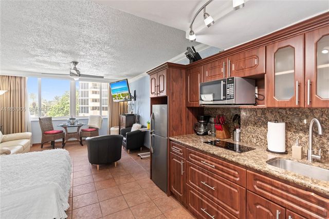 19201 Collins Avenue 129, Sunny Isles Beach, FL 33160