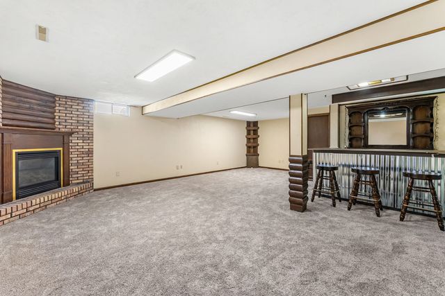 3455 W Harbor Drive, Bettendorf, IA 52722