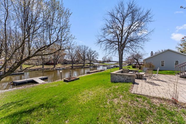 3455 W Harbor Drive, Bettendorf, IA 52722