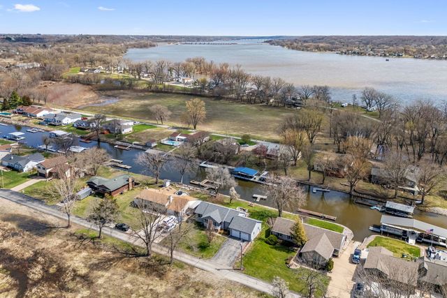 3455 W Harbor Drive, Bettendorf, IA 52722