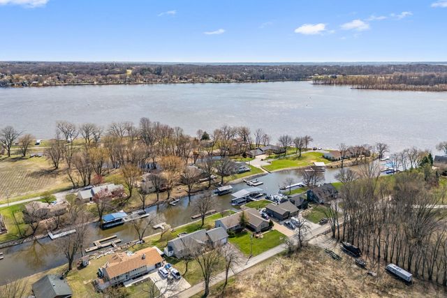 3455 W Harbor Drive, Bettendorf, IA 52722