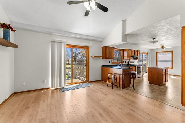 3455 W Harbor Drive, Bettendorf, IA 52722