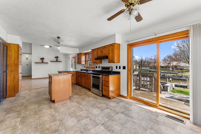 3455 W Harbor Drive, Bettendorf, IA 52722