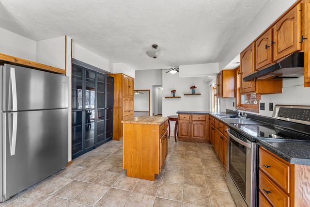 3455 W Harbor Drive, Bettendorf, IA 52722