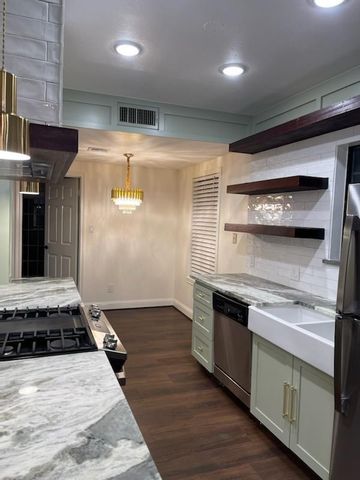 142 2nd Street, Sugar Land, TX 77498