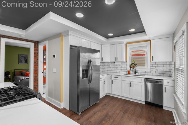 2931 Rochester Road, Royal Oak, MI 48073
