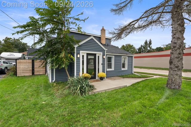 2931 Rochester Road, Royal Oak, MI 48073