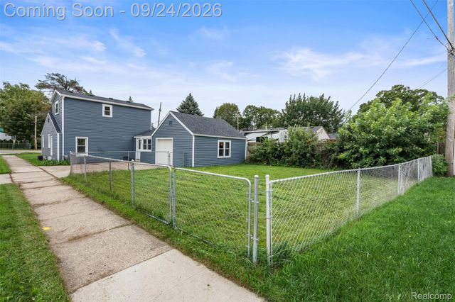2931 Rochester Road, Royal Oak, MI 48073